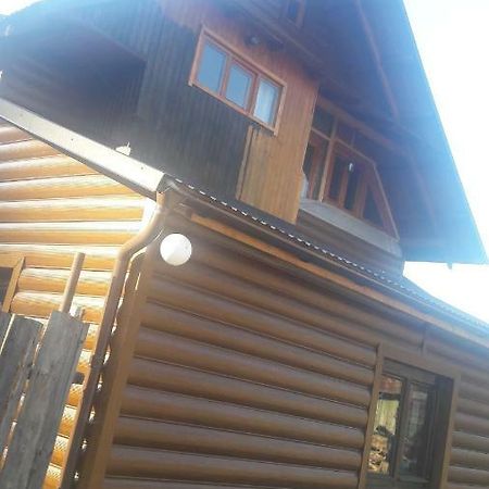 У Оксани Guest House ควาสซี ภายนอก รูปภาพ