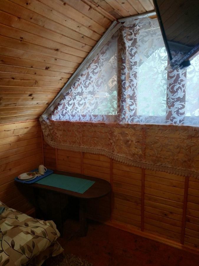 У Оксани Guest House ควาสซี ภายนอก รูปภาพ